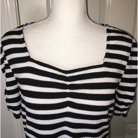 a.n.a Lightweight Striped Sweater - Picture 2 of 10